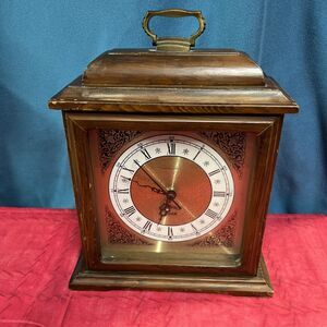 Hamilton Greenfield Manor Quartz Mantel  Chime clock